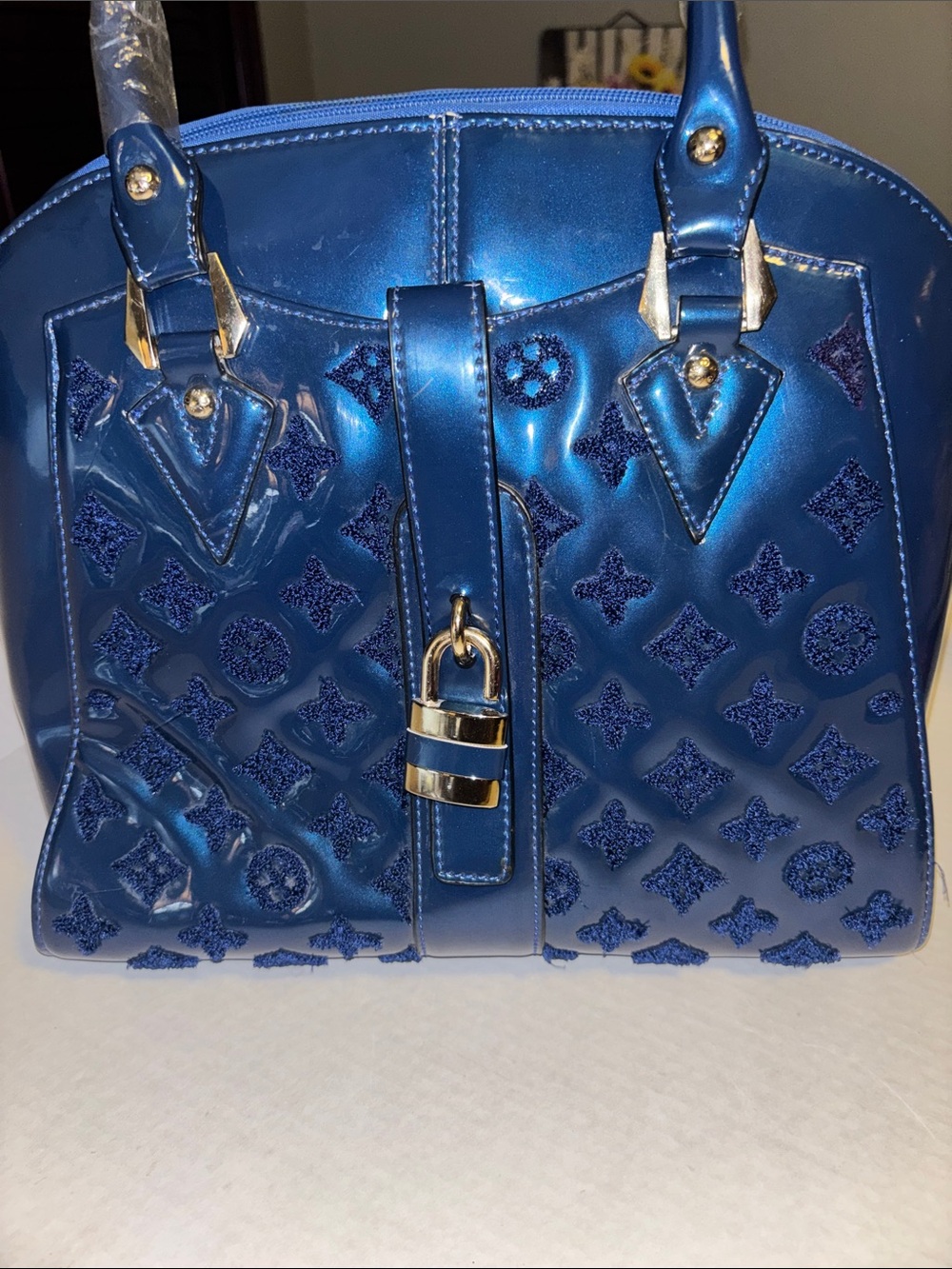 JME BRAND BLUE PATENT LEATHER FASHION BAG TOP HANDLES LOCK INCLUDED BUT NO KEY